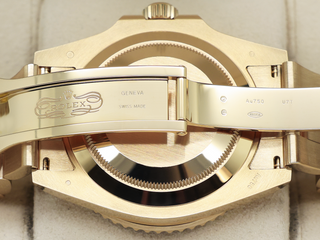 GENTS ROLEX SUBMARINER DATE 41mm 126618LB 18ct YELLOW GOLD WARRANTY 2022 UK B&P