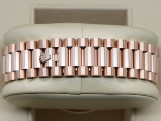 ROLEX DAY-DATE 40mm 18ct ROSE GOLD 228235 OLIVE GREEN ROMAN NUMERAL DIAL WARRANTY 2024 UK B&P