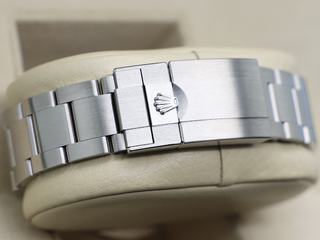 GENTS ROLEX EXPLORER II 42mm 226570 STAINLESS STEEL 'POLAR' WHITE DIAL WARRANTY 2025 UK B&P