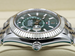 GENTS ROLEX SKY-DWELLER 42mm 336934 STAINLESS STEEL MINT GREEN DIAL NEW MODEL WARRANTY STICKERS 2025 UK B&P