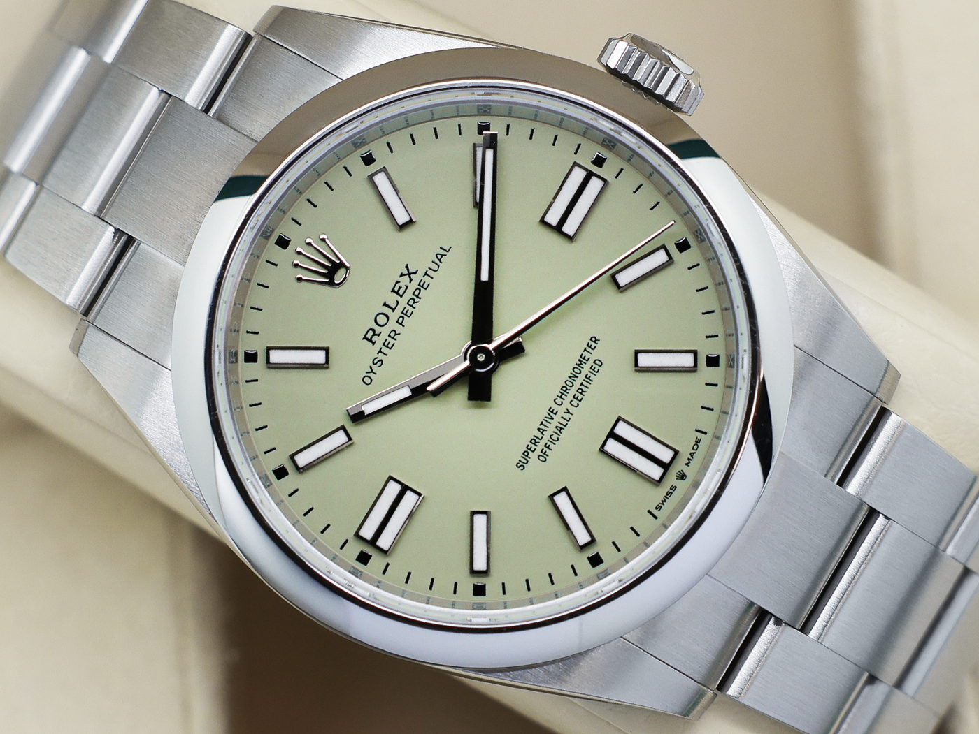 GENTS ROLEX GENTS ROLEX OYSTER PERPETUAL 41mm 134300 STAINLESS STEEL PISTACHIO DIAL UNWORN 2026 UK B&P