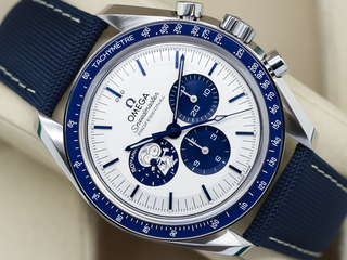 GENTS OMEGA SPEEDMASTER SNOOPY 50TH ANNIVERSARY 42mm 50m STAINLESS STEEL SILVER DIAL UNWORN 2026 UK B&P