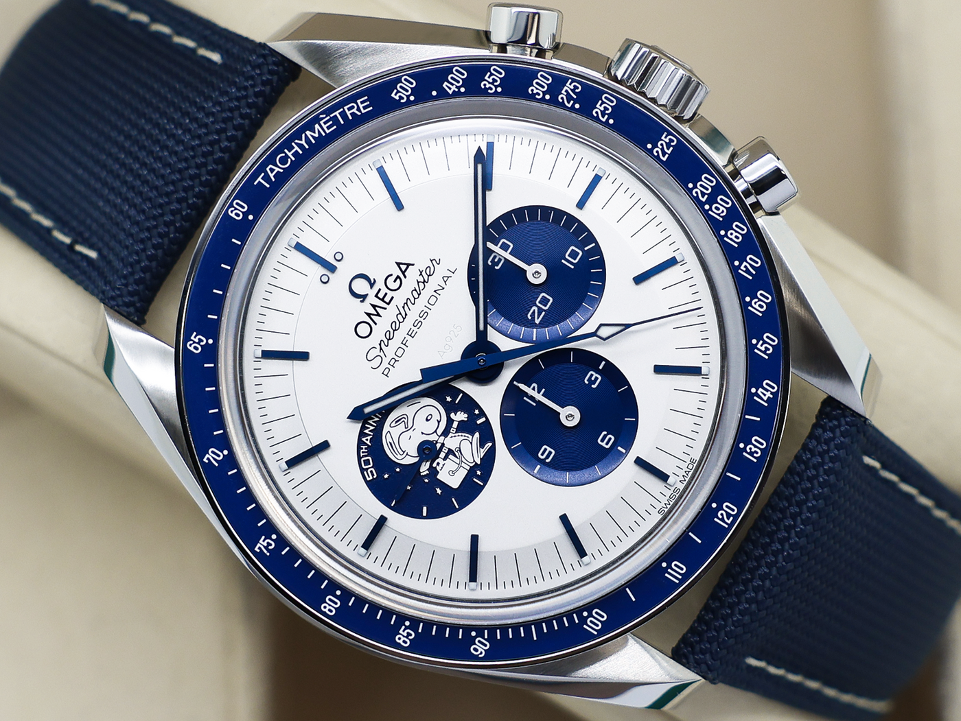 GENTS OMEGA GENTS OMEGA SPEEDMASTER SNOOPY 50TH ANNIVERSARY 42mm 50m STAINLESS STEEL SILVER DIAL UNWORN 2026 UK B&P