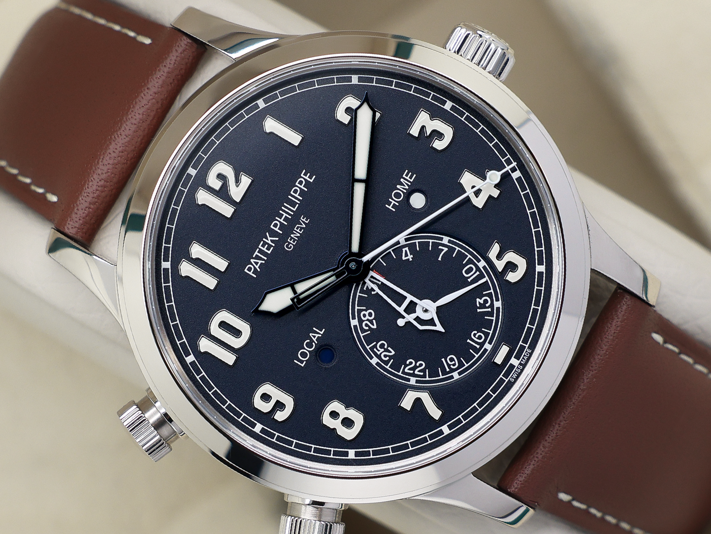 GENTS PATEK GENTS PATEK PHILIPPE CALATRAVA PILOT TRAVEL TIME 5524G 42mm 18CT WHITE GOLD WARRANTY 2022 UK B&P