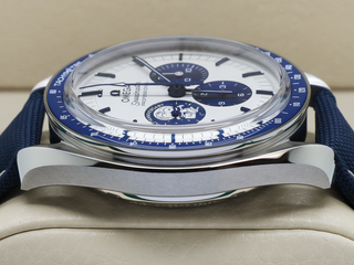 GENTS OMEGA SPEEDMASTER SNOOPY 50TH ANNIVERSARY 42mm 50m STAINLESS STEEL SILVER DIAL UNWORN 2026 UK B&P