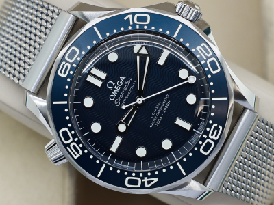 GENTS OMEGA SEAMASTER JAMES BOND 60TH ANNIVERSARY EDITION 42mm 300m STAINLESS STEEL BLUE DIAL UNWORN STICKERS 2023 UK B&P